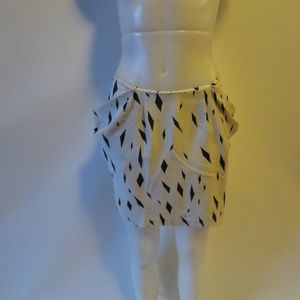 ELIOT WHITE BLACK SILK SKIRT SIZE 6 *